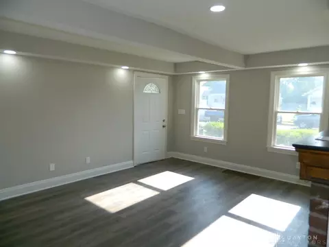 Living - 123 N Arlington Ave, Springfield, OH 45503 photo 3 of 3