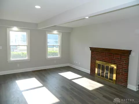 Living - 123 N Arlington Ave, Springfield, OH 45503 photo 1 of 3