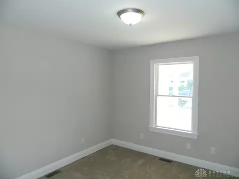 Bedroom - 123 N Arlington Ave, Springfield, OH 45503 photo 2 of 2