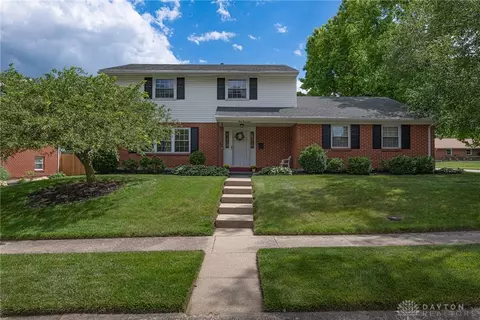 1000 Rio Ln, Kettering, OH 45429