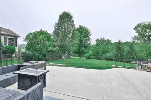 Exterior - 45 Keevers Pt, Springboro, OH 45066 photo 8 of 10