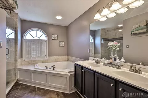 Bath - 45 Keevers Pt, Springboro, OH 45066 photo 1 of 5