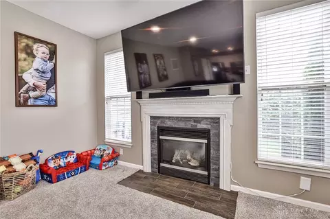 Living - 45 Keevers Pt, Springboro, OH 45066 photo 4 of 4