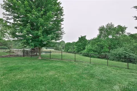 Exterior - 45 Keevers Pt, Springboro, OH 45066 photo 9 of 10
