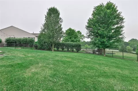 Exterior - 45 Keevers Pt, Springboro, OH 45066 photo 6 of 10