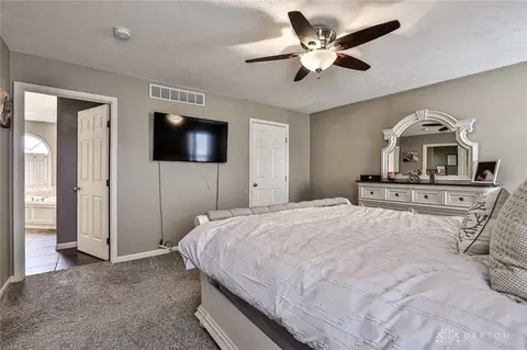 Bedroom - 45 Keevers Pt, Springboro, OH 45066 photo 2 of 4