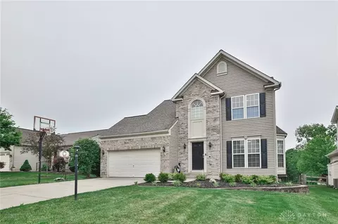 Exterior - 45 Keevers Pt, Springboro, OH 45066 photo 2 of 10