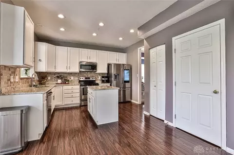 Kitchen - 45 Keevers Pt, Springboro, OH 45066 photo 1 of 2
