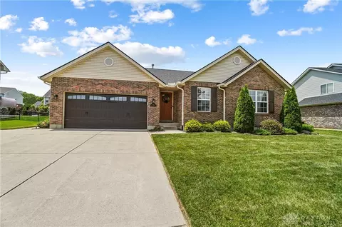Exterior - 403 Thomas Pointe Ct, Monroe, OH 45050 photo 4 of 13
