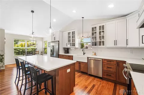 Kitchen - 403 Thomas Pointe Ct, Monroe, OH 45050 photo 5 of 7