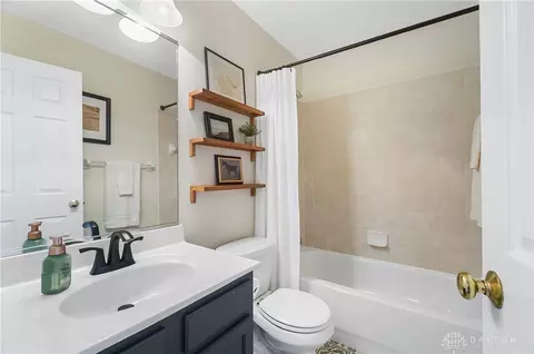 Bath - 403 Thomas Pointe Ct, Monroe, OH 45050 photo 3 of 4