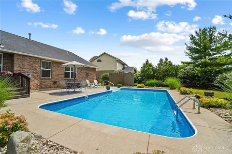 Exterior - 403 Thomas Pointe Ct, Monroe, OH 45050 photo 6 of 13