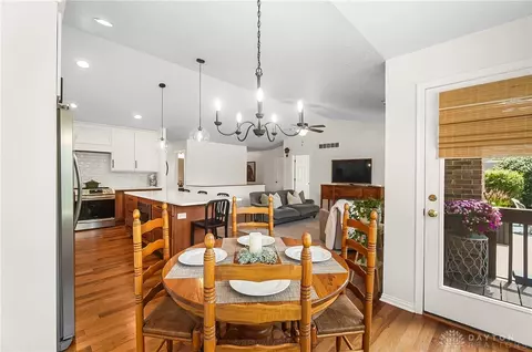 Dining - 403 Thomas Pointe Ct, Monroe, OH 45050 photo 2 of 2