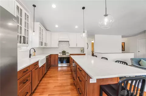 Kitchen - 403 Thomas Pointe Ct, Monroe, OH 45050 photo 3 of 7