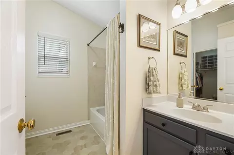 Bath - 403 Thomas Pointe Ct, Monroe, OH 45050 photo 1 of 4