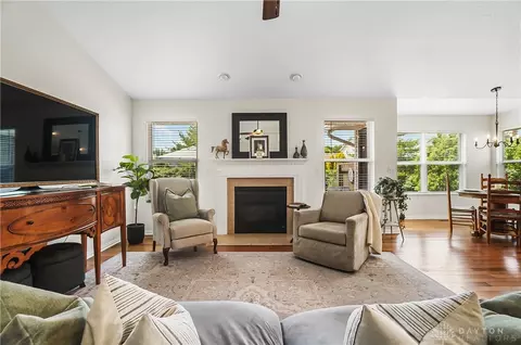 Living - 403 Thomas Pointe Ct, Monroe, OH 45050 photo 1 of 4