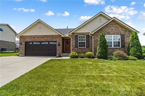Exterior - 403 Thomas Pointe Ct, Monroe, OH 45050 photo 9 of 13