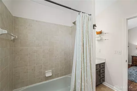 Bath - 403 Thomas Pointe Ct, Monroe, OH 45050 photo 2 of 4