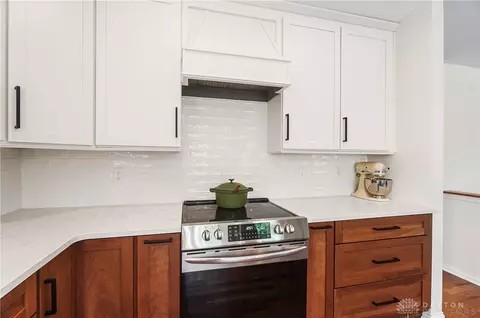 Kitchen - 403 Thomas Pointe Ct, Monroe, OH 45050 photo 4 of 7