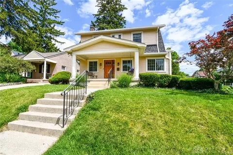 101 Oak Knoll Dr, Oakwood, OH 45419