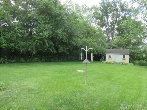 Exterior - 958 Pepper Hill Dr, Kettering, OH 45429 photo 5 of 8