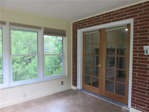 Exterior - 958 Pepper Hill Dr, Kettering, OH 45429 photo 3 of 8