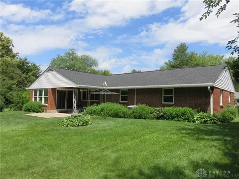 Exterior - 958 Pepper Hill Dr, Kettering, OH 45429 photo 7 of 8