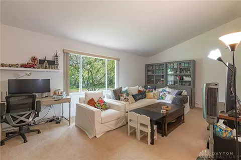 1640 Ambridge Rd, Centerville, OH 45459 photo 5