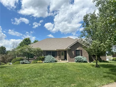 1280 Belvo Estates Dr, Miamisburg, OH 45342