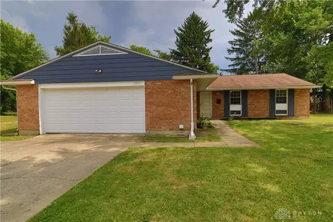 5818 Shady Cove Ln, Dayton, OH 45426