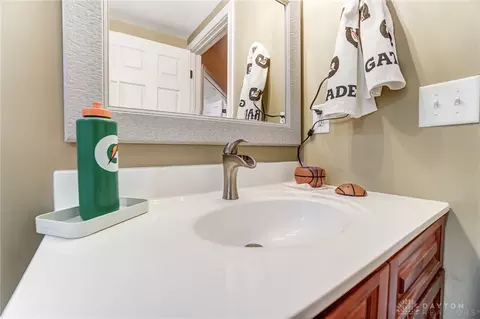 Bath - 1 Matthews Ct, Glendale, OH 45246 photo 13 of 15
