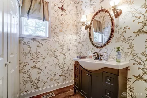Bath - 1 Matthews Ct, Glendale, OH 45246 photo 1 of 15