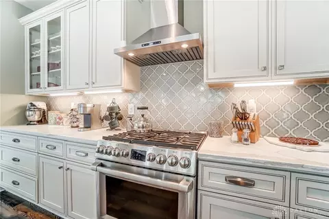 Kitchen - 1 Matthews Ct, Glendale, OH 45246 photo 6 of 11