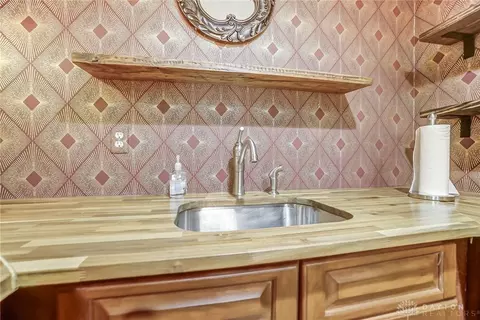 Kitchen - 1 Matthews Ct, Glendale, OH 45246 photo 10 of 11