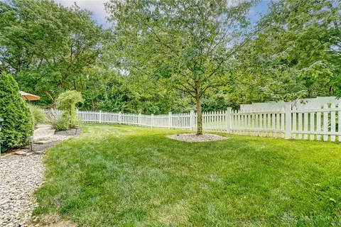 Exterior - 1 Matthews Ct, Glendale, OH 45246 photo 10 of 26