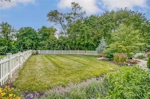 Exterior - 1 Matthews Ct, Glendale, OH 45246 photo 11 of 26