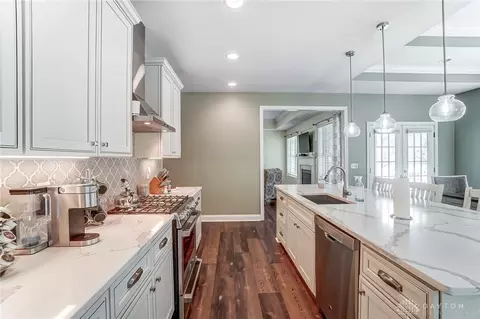 Kitchen - 1 Matthews Ct, Glendale, OH 45246 photo 4 of 11