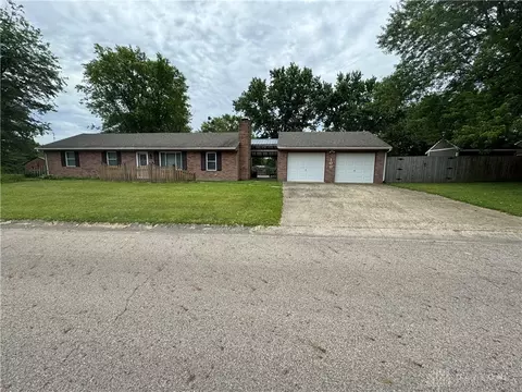 100 Terry Ct, Camden, OH 45311