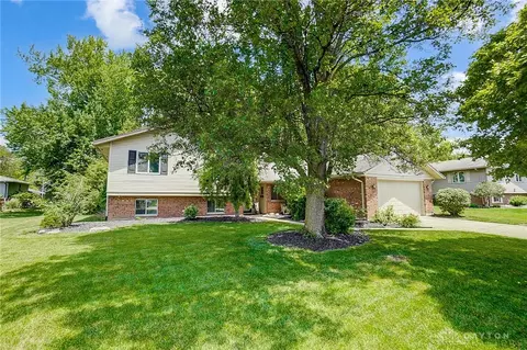 1315 Seminary View Dr, Dayton, OH 45458