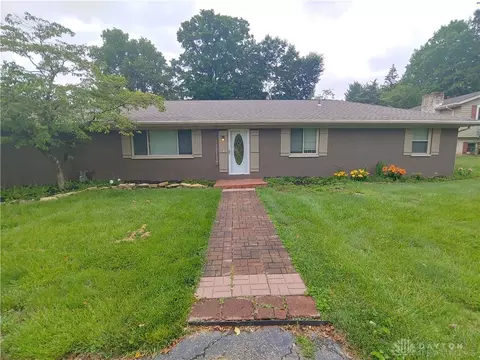 1672 Countryside Dr, Dayton, OH 45432