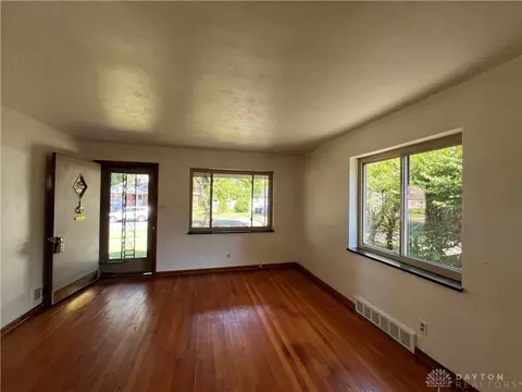 Living - 2729 Oak Park Ave, Kettering, OH 45429 photo 1 of 3