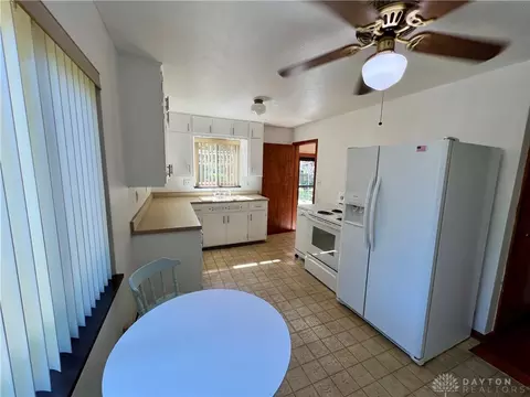 Kitchen - 2729 Oak Park Ave, Kettering, OH 45429 photo 4 of 4