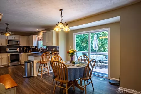 165 Cambridge Dr, Springboro, OH 45066 photo 10
