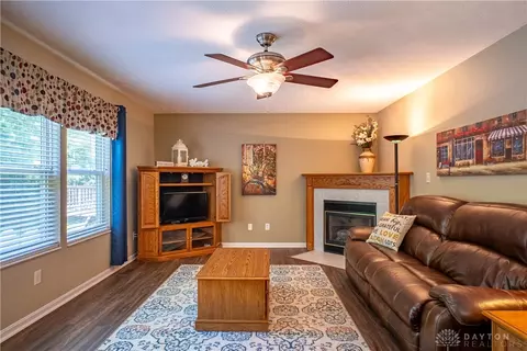 165 Cambridge Dr, Springboro, OH 45066 photo 7