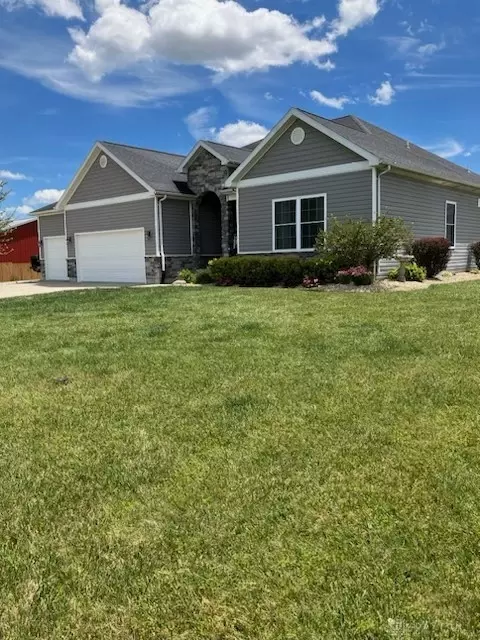 5076 Horseshoe Bend Rd, Troy, OH 45373