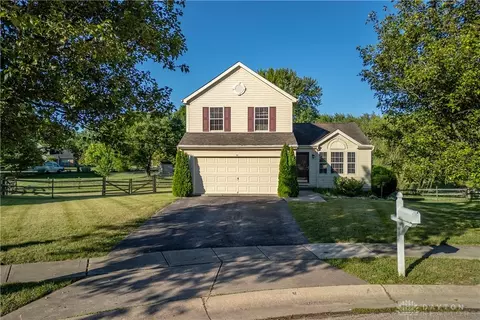 51 Sprucewood Ct, Franklin, OH 45005