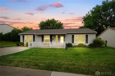1585 Scottsdale Dr, Kettering, OH 45420