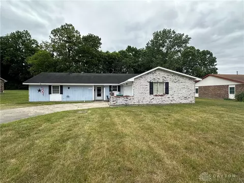7100 Eyler Dr, Springboro, OH 45066