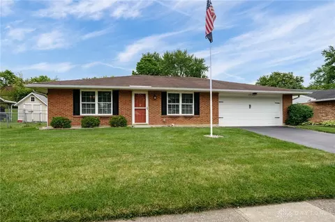 7540 Rustic Woods Dr, Huber Heights, OH 45424