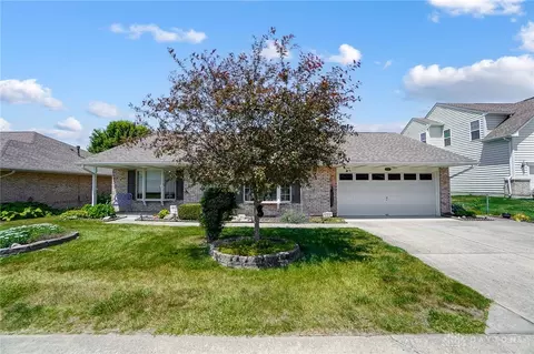 1733 Primrose Ln, Fairborn, OH 45324